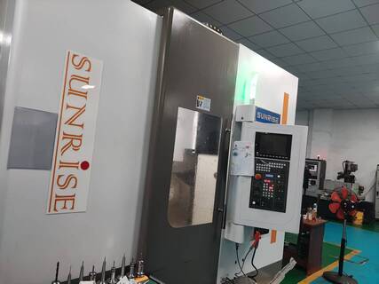 5 axis CNC milling center