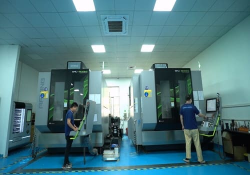 Precision 5-axis machining of an aluminum component