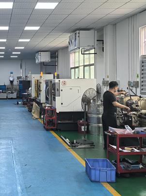 Shenzhen CNC machining workshop floor
